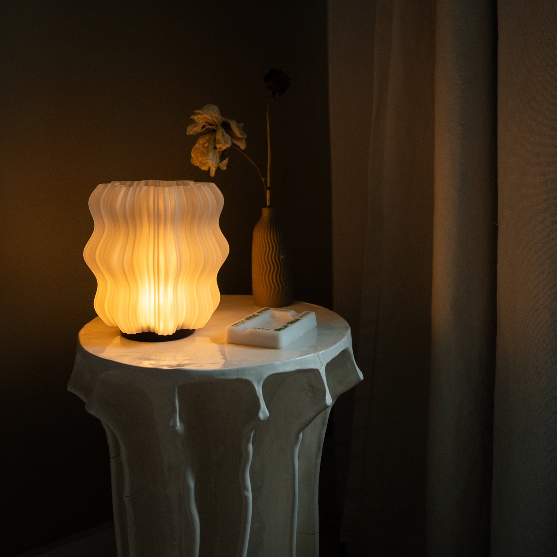 Cordless Mini Wavy Table Lamp