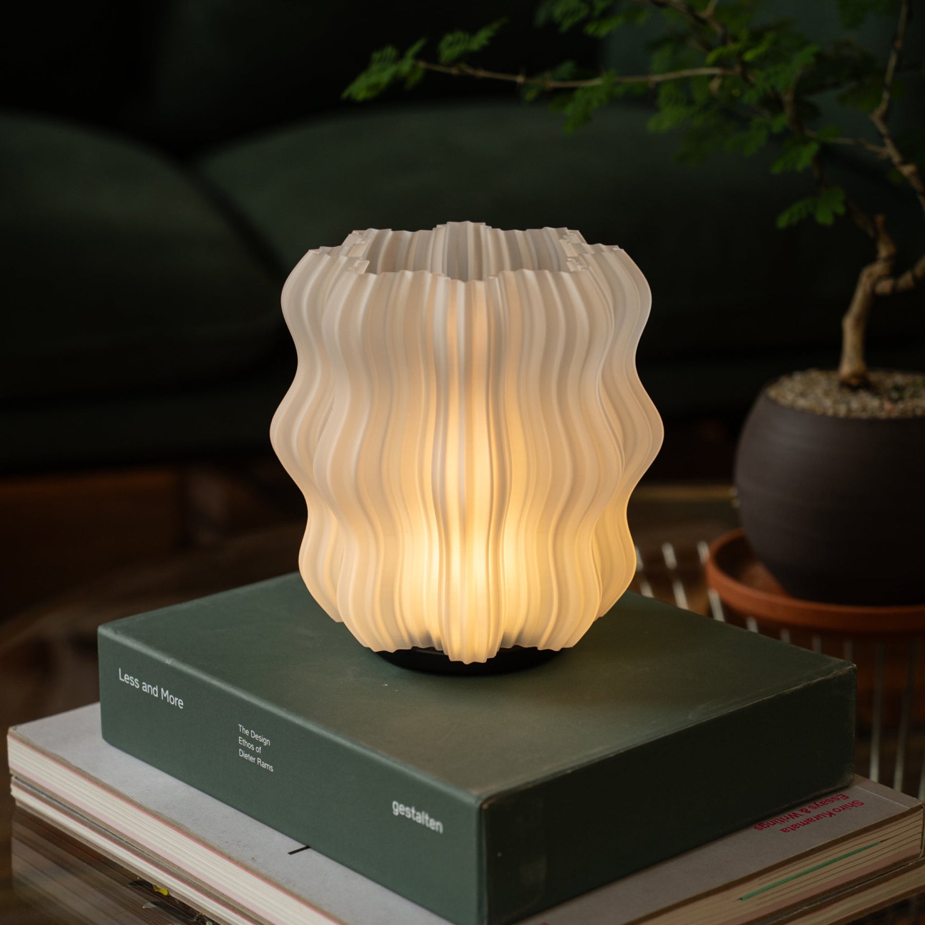 Cordless Mini Wavy Table Lamp