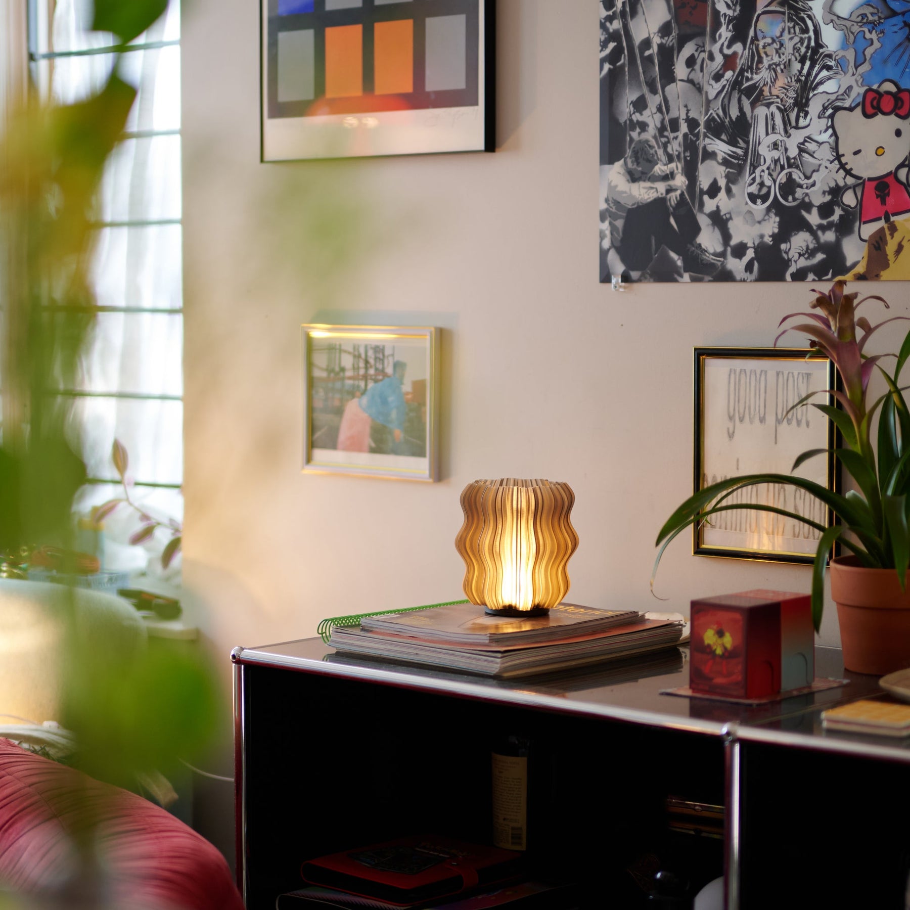 Cordless Mini Wavy Table Lamp