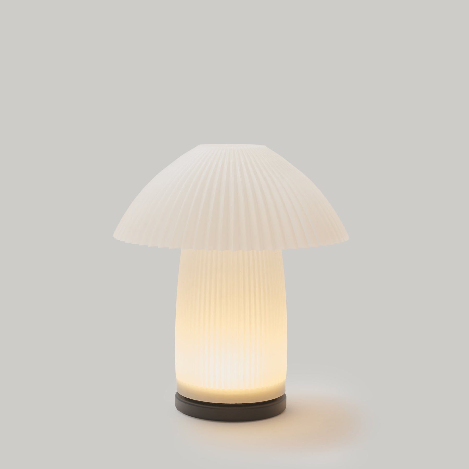 Cordless Kinoko mushroom table lamp for bedside and shelf lighting